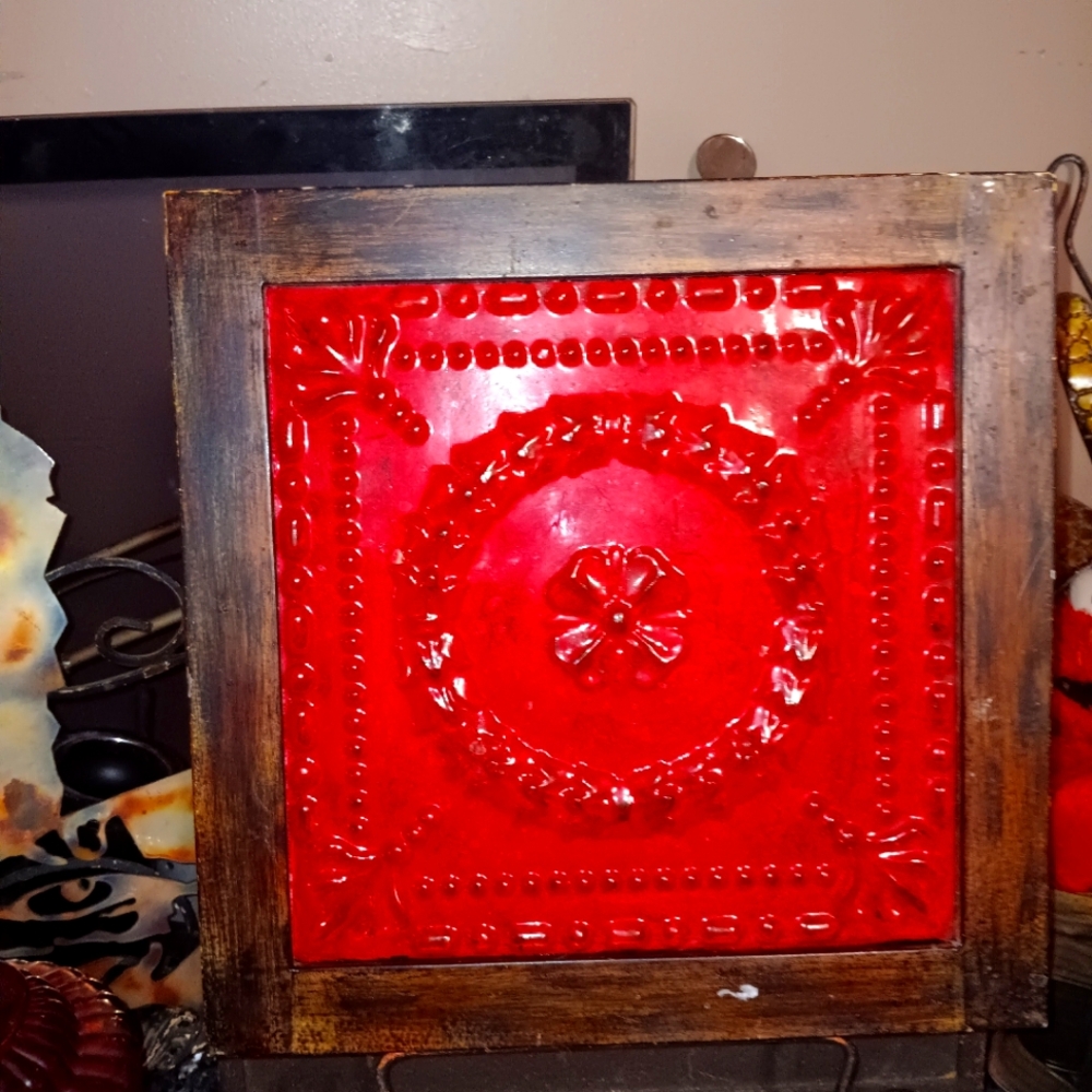 FRAMED VINTAGE STYLE VINTAGE ERA TIN CEILING TILE ~ READY TO HANG